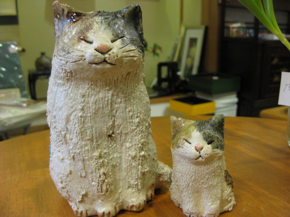 【信楽焼の手造り猫】の画像