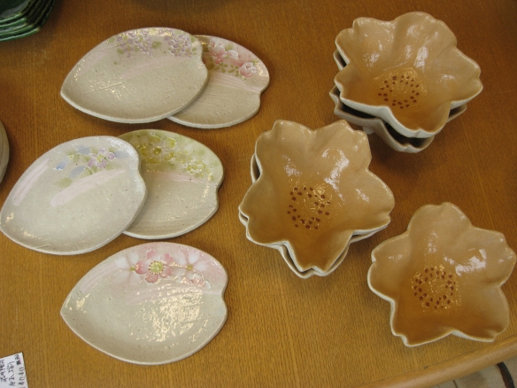 【飛井隆司氏の桜小鉢】の画像